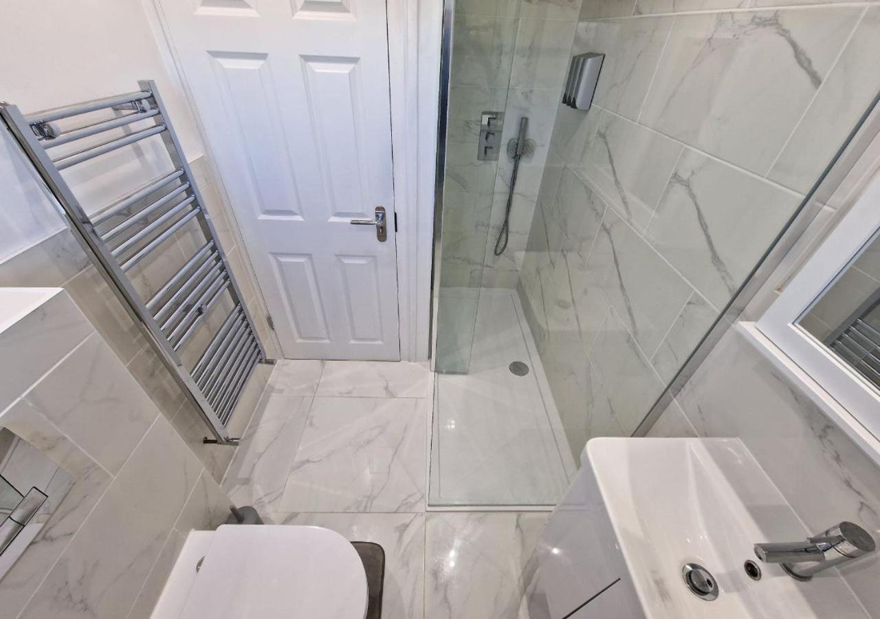 Private Room In London Enfield With Parking المظهر الخارجي الصورة