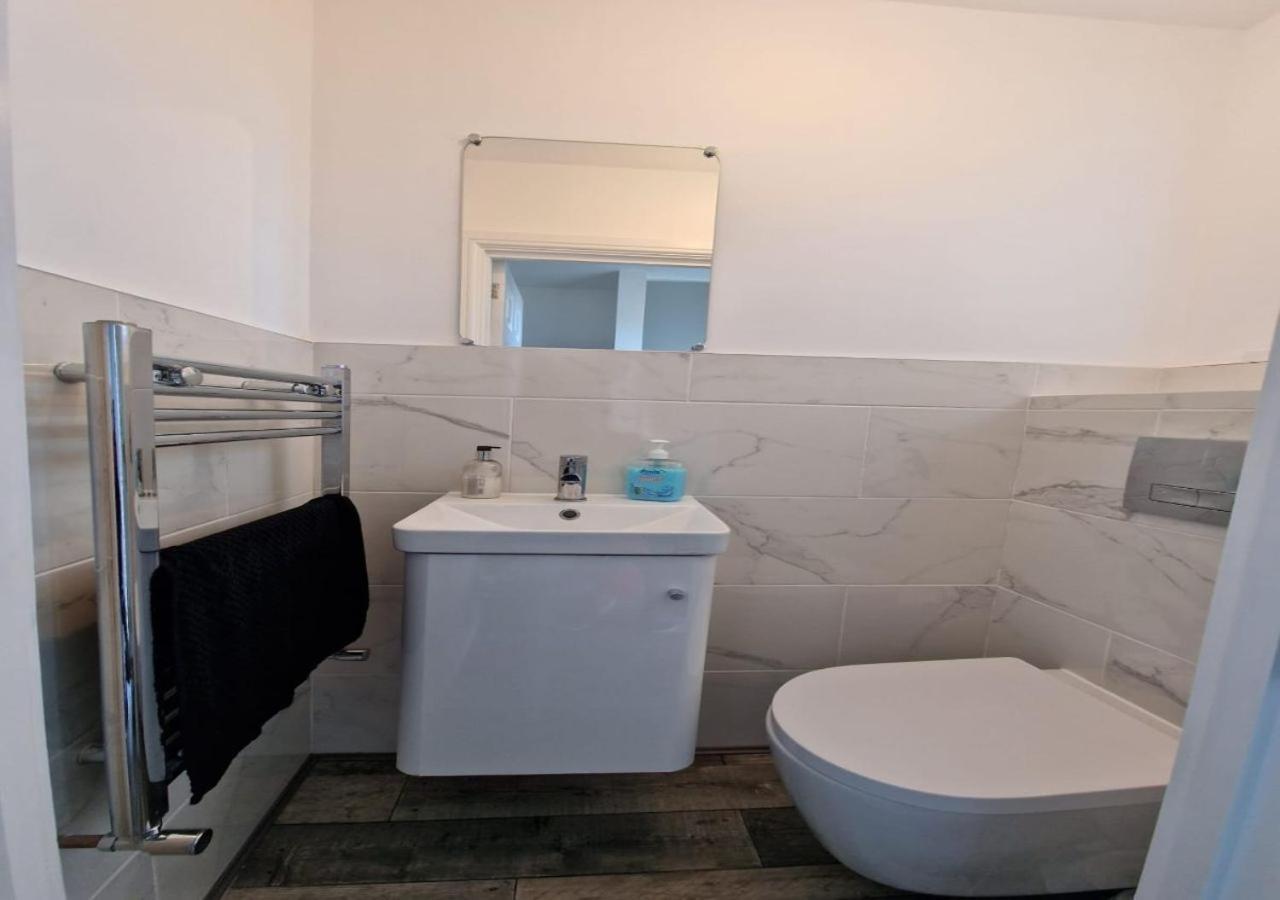 Private Room In London Enfield With Parking المظهر الخارجي الصورة