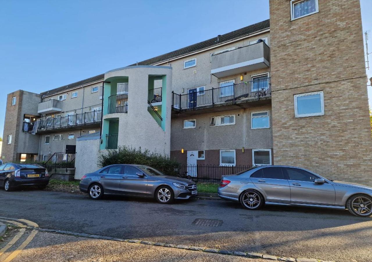 Private Room In London Enfield With Parking المظهر الخارجي الصورة