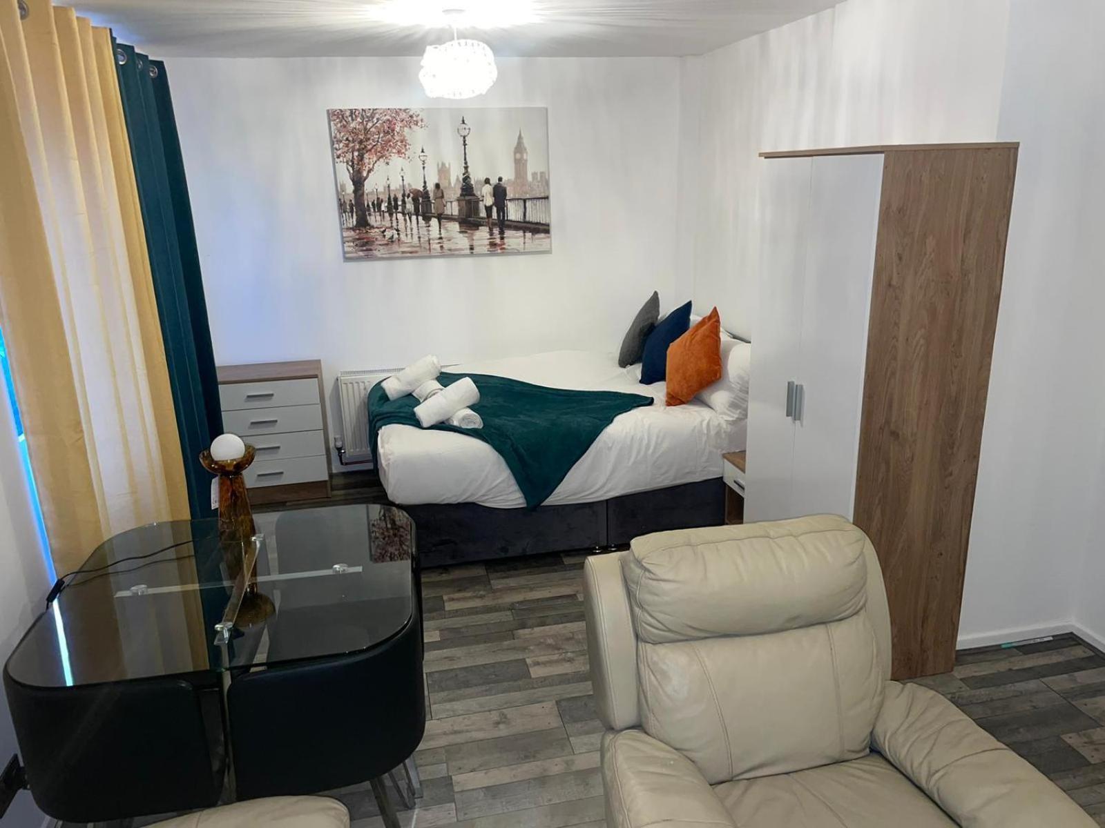 Private Room In London Enfield With Parking المظهر الخارجي الصورة